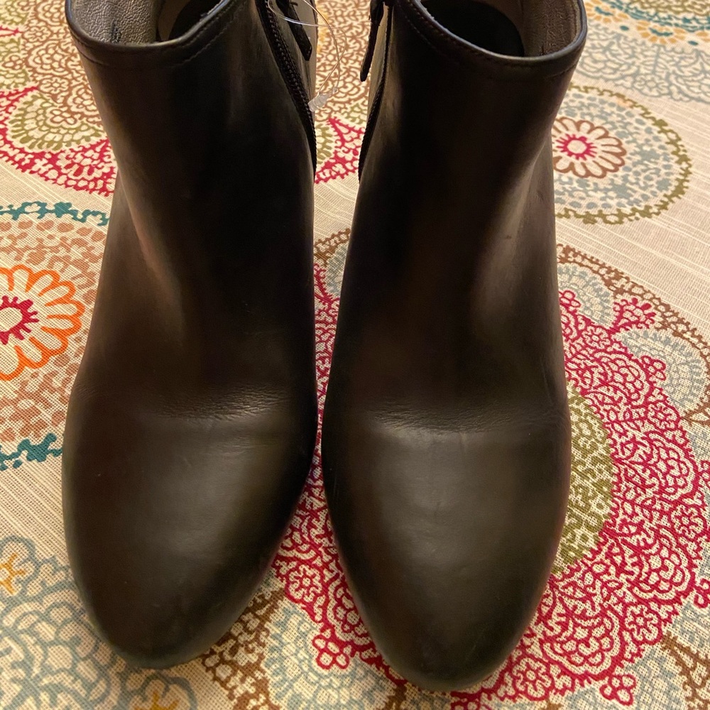 Banana Republic Leather Shoes/Booties